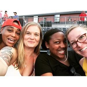 Meet your Posher, Elise